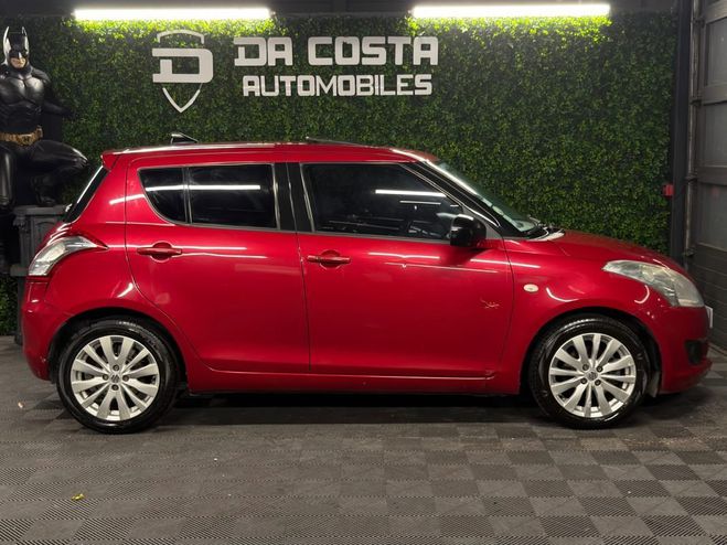 Suzuki Swift 3 III 1.3 DDIS 75 Cv 5 PORTES / TOIT OUV Rouge de 2012