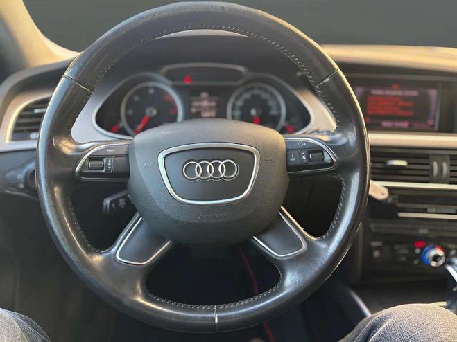 Audi A4 2.0 TDI 143CH DPF AMBITION LUXE MULTITRO NOIR de 2012
