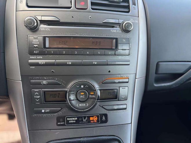 Toyota Auris 126 D-4D LUNA 3P GRIS F de 2008