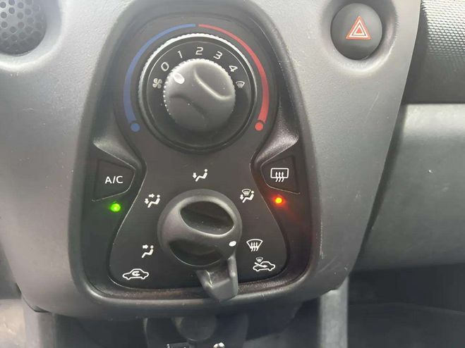 Toyota Aygo 1.0 VVT-I 72CH X-PLAY 5P MY19 BLANC de 2021