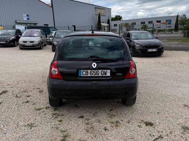 Renault Clio 1.4i 16V Privil�ge Noir de 2002