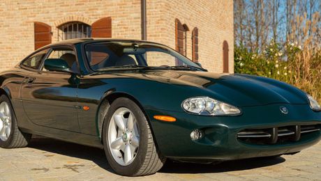 Jaguar XK8 1998 COUPE GENTLEMEN SPEC - JAG00093 1998 d'occasion a Saint-Marcel-de-F�lines (42)