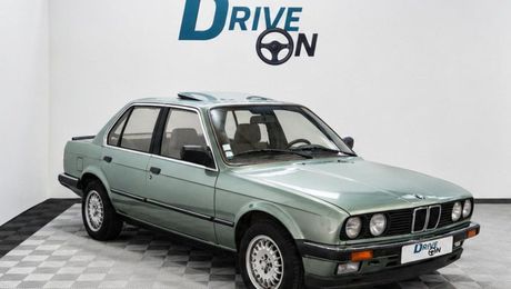 BMW Serie 3 E30 - 323i - BERLINE 1983 d'occasion a Saint-Andr�-de-Corcy (01)
