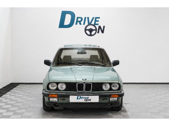 BMW Serie 3 E30 - 323i - BERLINE VERT de 1983
