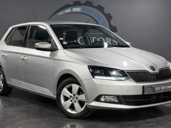 Skoda Fabia 1.2 tsi 90 STYLE Gris de 2015