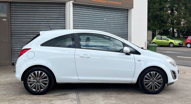 Opel Corsa 1.2 twinport 85 150eme anniversaire + r� Blanc de 2013