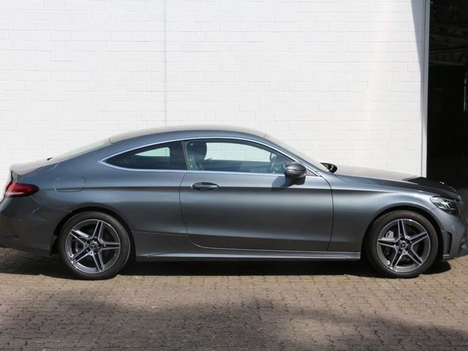Mercedes Classe C Coupe Sport 200 AMG/Navi/LED/KAM/Totwink Afficher Plus de 