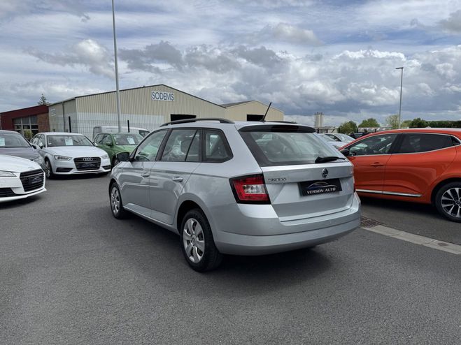 Skoda Fabia Combi 1.4 TDI 90 GPS TEL CLIM REGULATEUR GRIS de 2017
