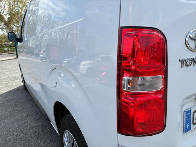 Toyota Proace 2.0 140ch D-4D MC23  FOURGON Medium Dyna BLANC de 2024