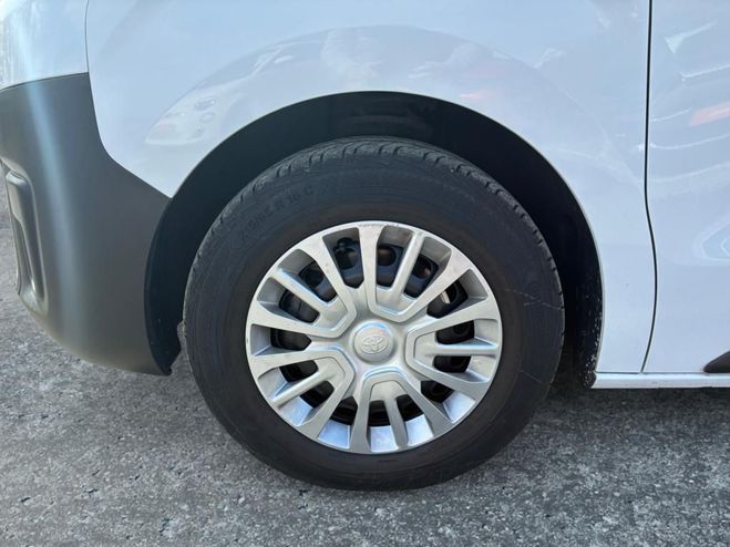 Toyota Proace 2.0 140ch D-4D MC23  FOURGON Medium Dyna BLANC de 2024