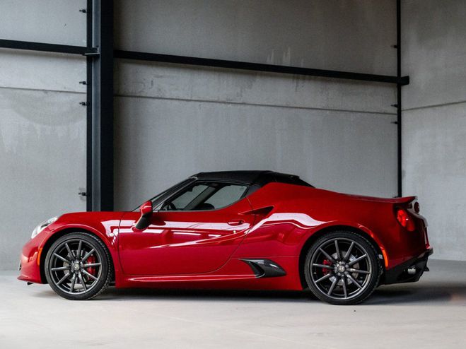 Alfa romeo 4C Spider Rosso Alfa de 2017