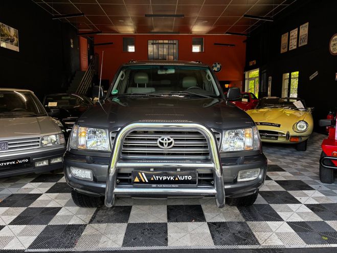 Toyota Land Cruiser Sw Hdj 100 Vxe 4,2 Td 204ch Bva 5 Places Gris fonc� m�tallis� de 2003