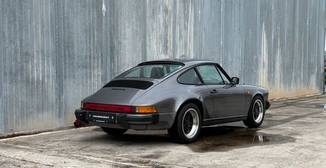 Porsche 911 Carrera 3.2 Gris meteor Gris de 1984