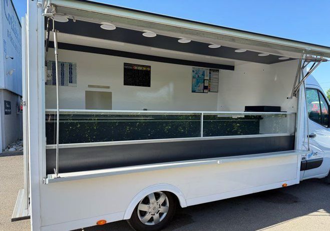 Nissan Interstar 32490ht camion magasin poissonnerie  de 2022