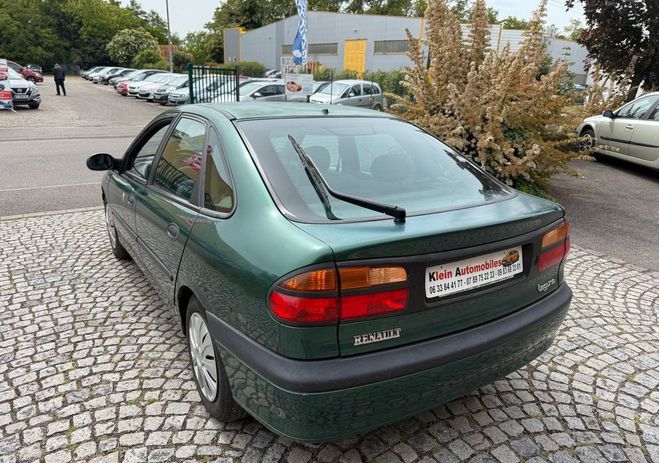 Renault Laguna I Phase 2 1.6 16V 110cv-2000 Vert de 2000