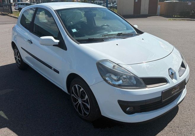 Renault Clio III 1.2 Dynamique 100 CH Blanc de 2007