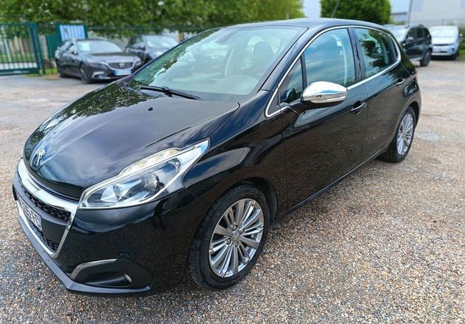 Peugeot 208 1.2 82cv ALLURE Noir de 2017