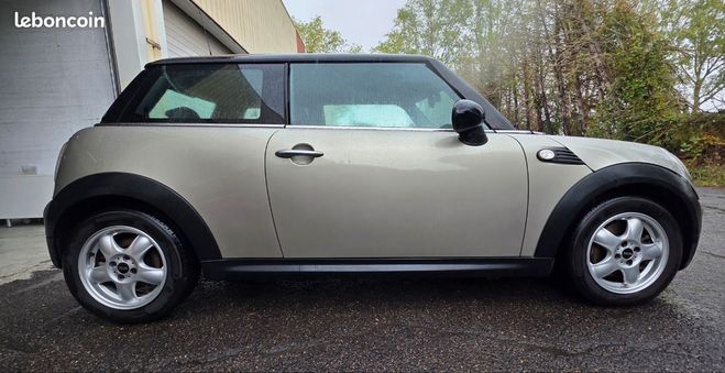 Mini Cooper MINI 1.6 120ch COOPER maron de 2007