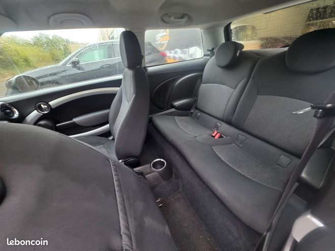 Mini Cooper MINI 1.6 120ch COOPER maron de 2007