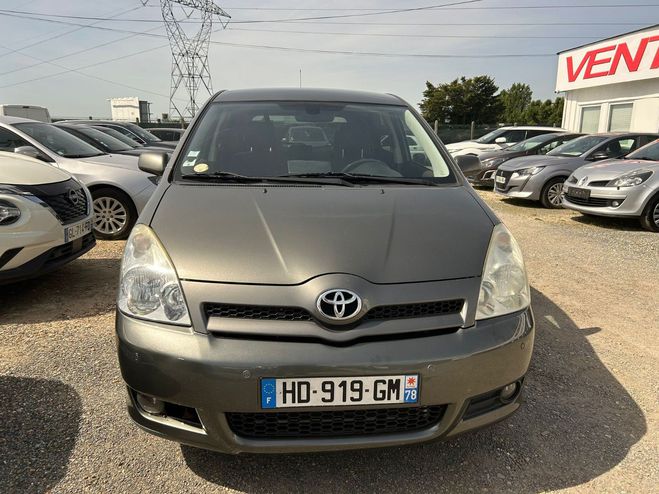 Toyota Corolla Verso 2.2 D-4D Linea techno Gris de 2007