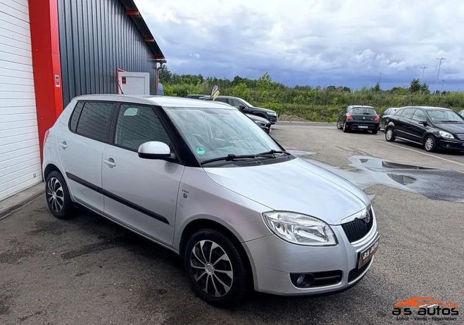 Skoda Fabia 1.2 70 CV ESSENCE Gris de 2009