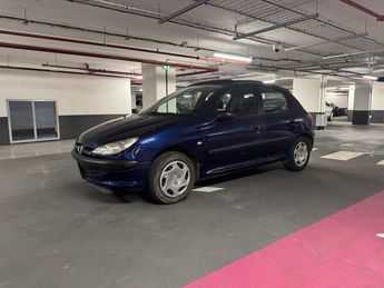  Voir d&eacute;tails -Peugeot 206 XR PRESENCE 1.4 &agrave; Asni�res-sur-Seine (92)