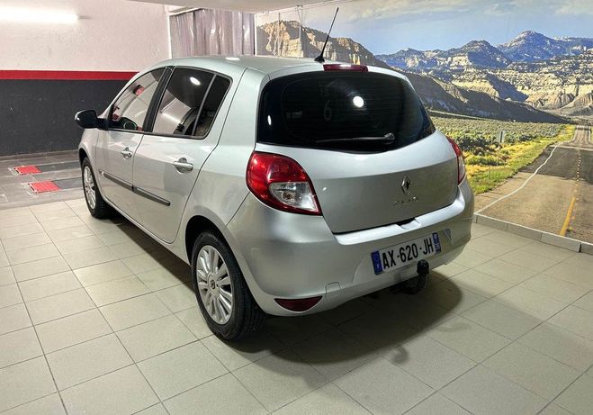 Renault Clio 1.5 DCi Gris de 2010