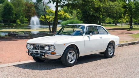 Alfa romeo Giulia GT 2000 Veloce Bertone (GTV) 1972 d'occasion a Rueil-Malmaison (92)
