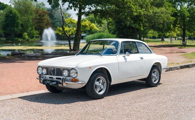 Alfa romeo Giulia GT 2000 Veloce Bertone (GTV) Blanc de 1972