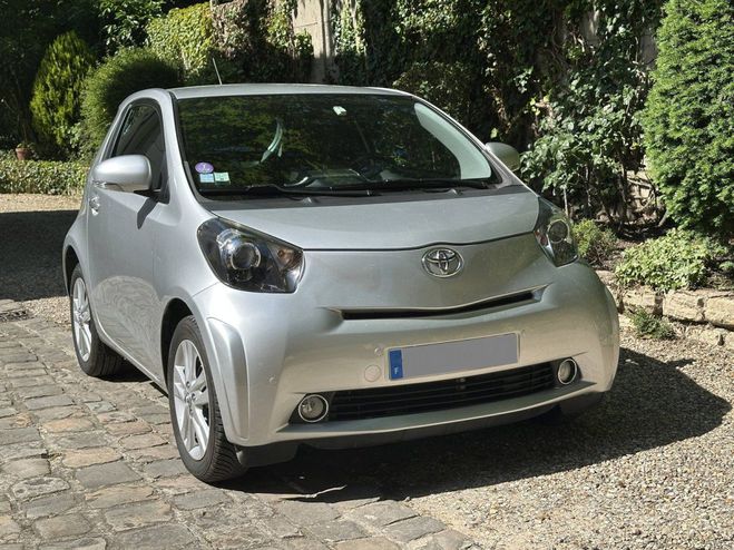 Toyota Iq 100 VVT-i iQ� MultiDrive GRIS de 2013