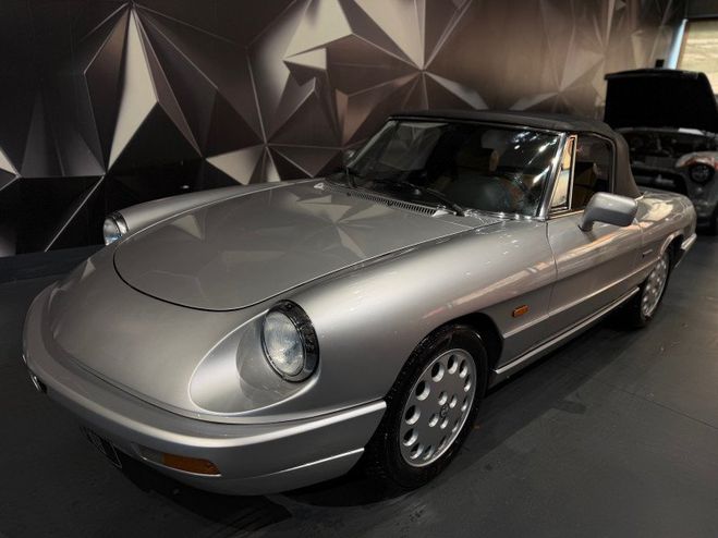 Alfa romeo Spider I 2.0 I 126 CH Gris de 1991