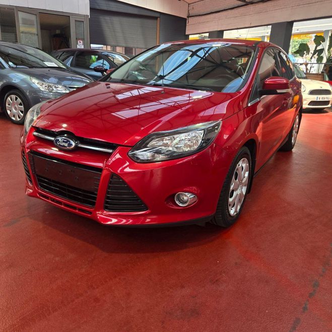 Ford Focus 1.6 Ti-VCT 105 Titanium Rouge de 2012