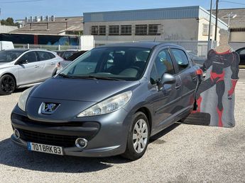  Voir d&eacute;tails -Peugeot 207 1.6 HDI90 STYLE II 5P &agrave;  La Garde (83)