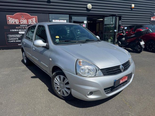Renault Clio 1.5 dCi - 65 II BERLINE Campus Evolution GRIS CLAIR de 2011