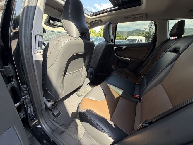 Volvo XC60 D3 150CH SIGNATURE EDITION GEARTRONIC NOIR de 2017