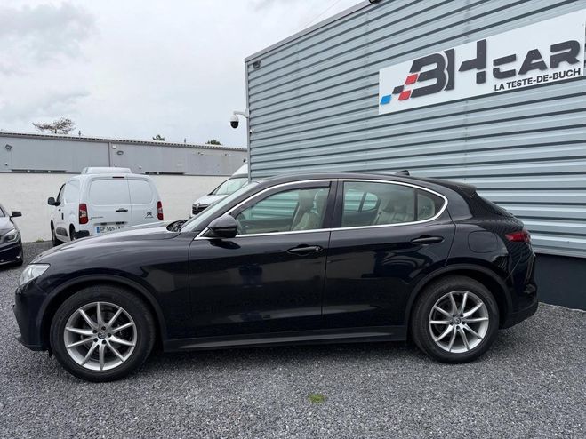 Alfa romeo Stelvio 2.2 D 180 LUSSO / TOIT OUVRANT/ COFFRE � Noir de 2017