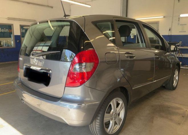 Mercedes Classe A 180 AVANTGARDE CVT Gris de 2010