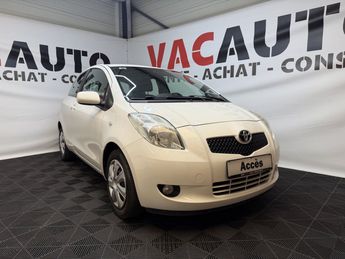  Voir d&eacute;tails -Toyota Yaris 1.3 VVT-i Sol 87ch &agrave; Gasville-Ois�me (28)