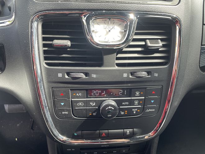 Lancia Voyager 2.8 MULTIJET S BY STADE FRANCAIS PARIS GRIS ARGENT  de 2015