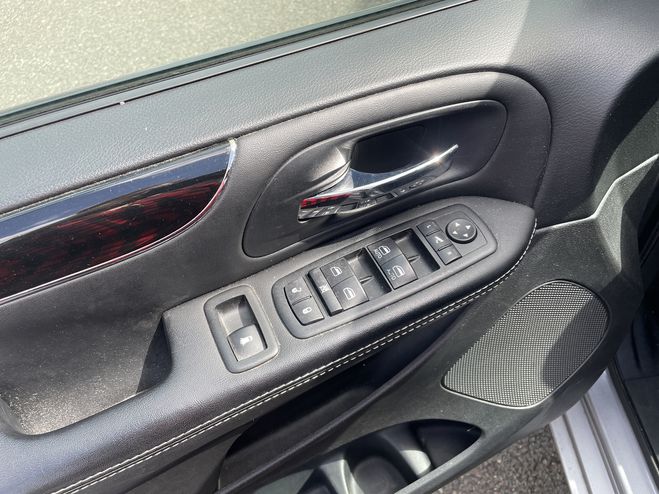 Lancia Voyager 2.8 MULTIJET S BY STADE FRANCAIS PARIS GRIS ARGENT  de 2015