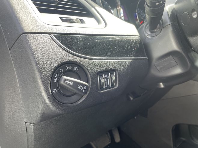 Lancia Voyager 2.8 MULTIJET S BY STADE FRANCAIS PARIS GRIS ARGENT  de 2015
