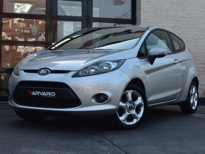 Ford Fiesta 1.25i Titanium PDC Airco Topstaat Garant Argent M�tallis� de 