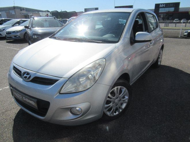 Hyundai I20 1.4 CRDi 75 Pack Inventive Gris Clair de 2012
