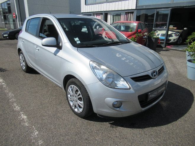 Hyundai I20 1.4 CRDi 75 Pack Inventive Gris Clair de 2012