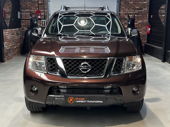 Nissan Navara 3.0 V6 dCi 231 Euro 5 Double Cab LE A Marron de 2015