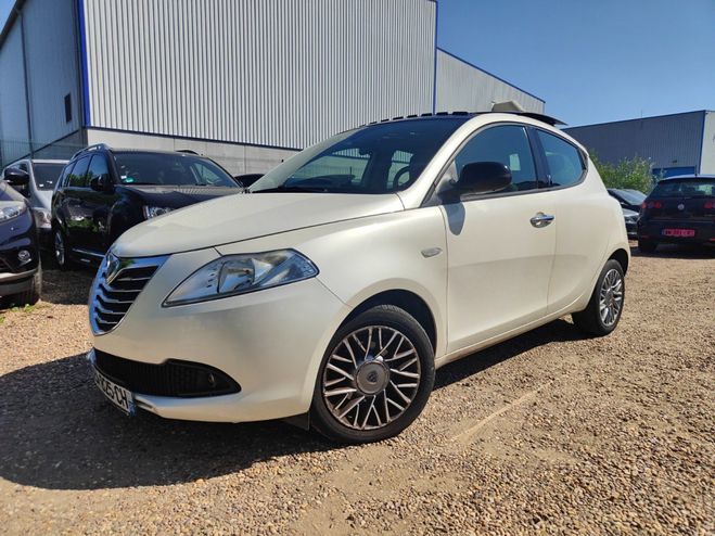 Lancia Ypsilon 1.2 69 CH Elefantino Silver * GARANTIE * Blanc de 2012