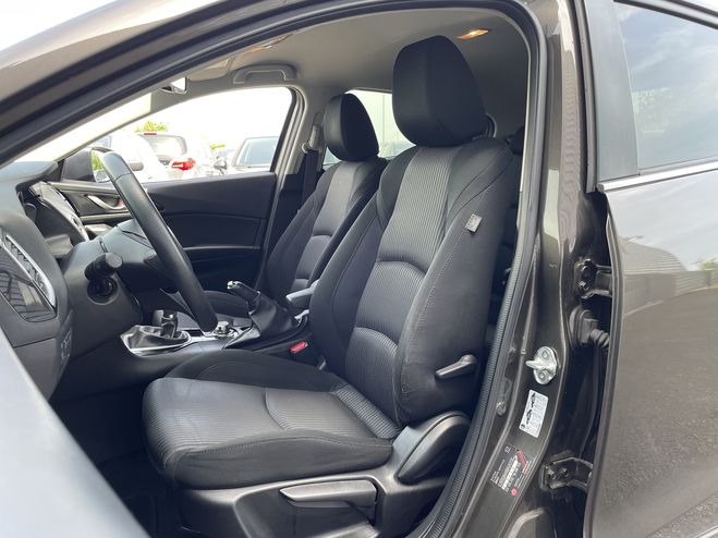Mazda 3 2.2 SKYACTIV-D 150 ELEGANCE 5P GRIS MEDIUM  de 2015