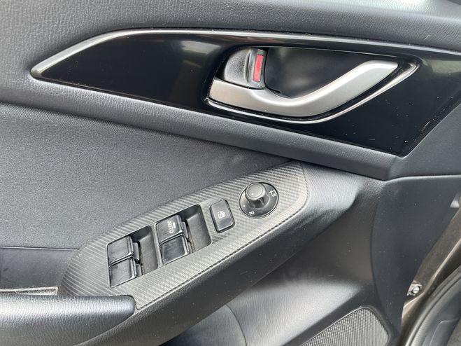Mazda 3 2.2 SKYACTIV-D 150 ELEGANCE 5P GRIS MEDIUM  de 2015