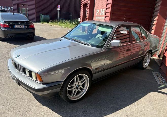 BMW Serie 3 325 i 192CV CUIR CLIMATISATION ETAT NEUF Gris de 1991