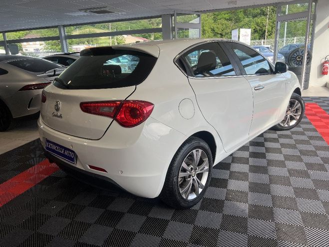 Alfa romeo Giulietta 1.6 JTDm 105 ch SetS Distinctive Blanche de 2012